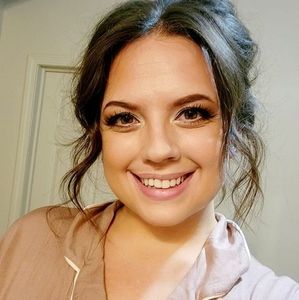 Meet your Posher, Lydia